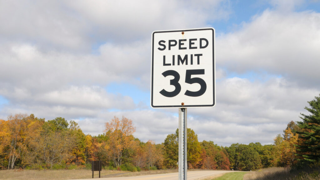 A sign for a speed limit of 35 miles.